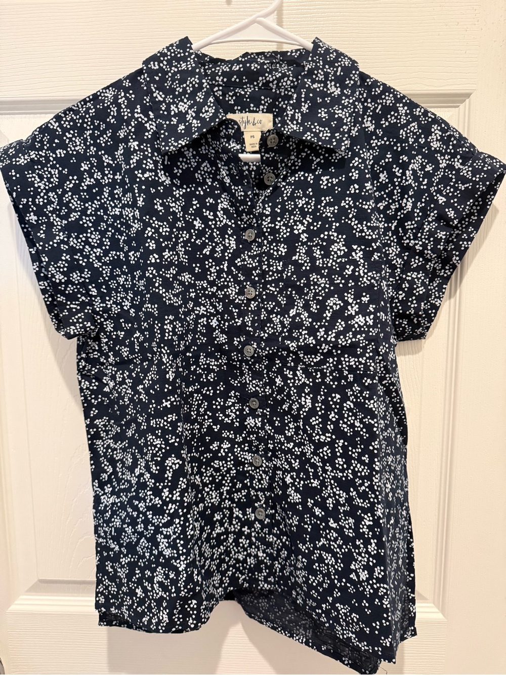 Style & Co Navy Blue Cotton With White Floral Print Button Front Blouse NWT